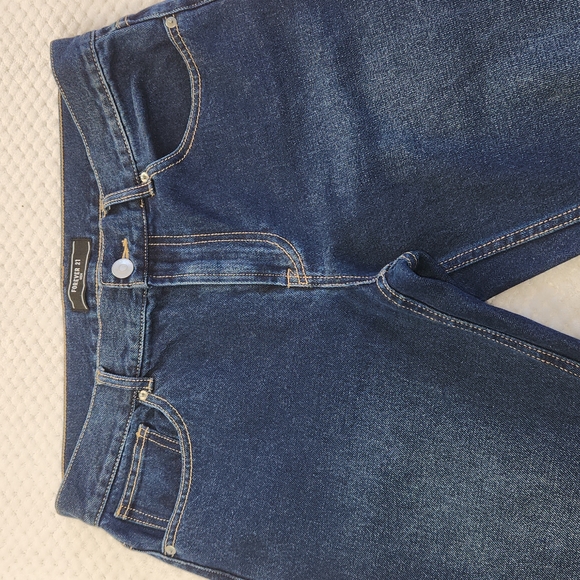 FOREVER 21 MENS JEANS SIZE 32×32 WASHED DISTRESSED DARK BLUE DENIM - Picture 3 of 9